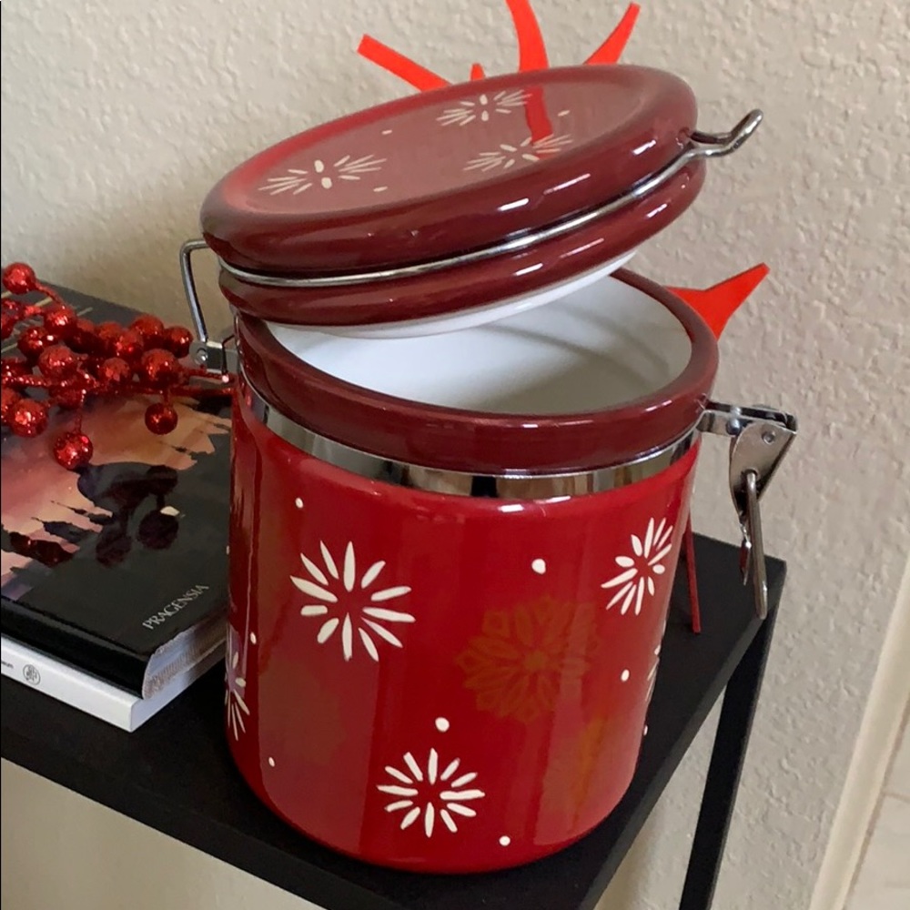 Holiday Snowflake Container - Picture 3 of 8